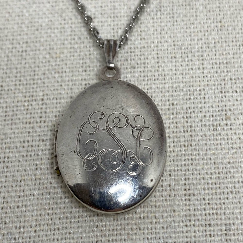 Vintage Sterling Silver 925 Oval Locket Pendant Necklace Engraved Two Sides READ